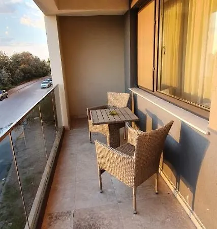 Myamar Apartment Mamaia