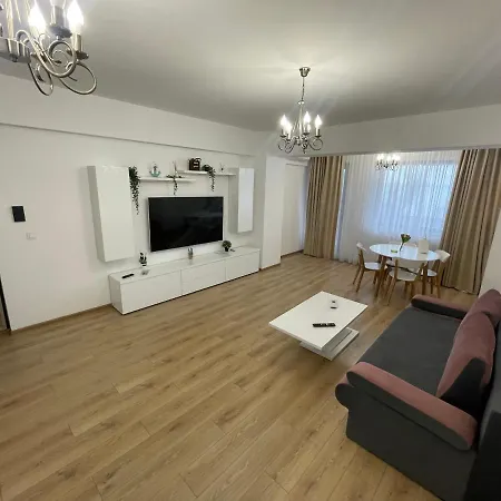 Myamar * Mamaia
