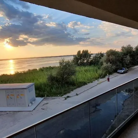Myamar * Mamaia