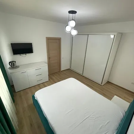 Myamar * Mamaia