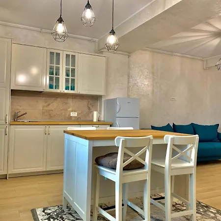 Myamar Apartment Mamaia