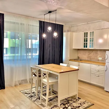 Myamar * Mamaia