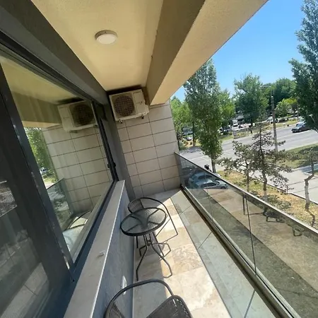 Myamar Mamaia