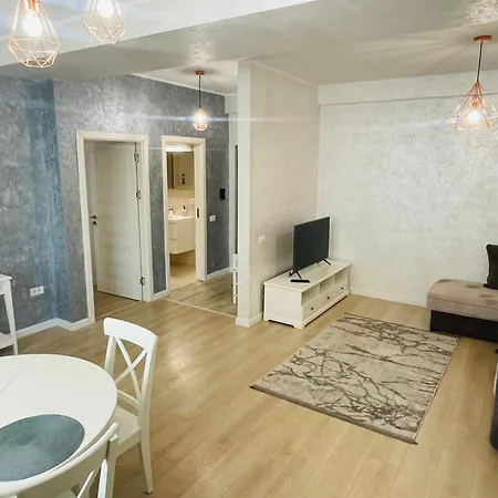 Myamar Mamaia